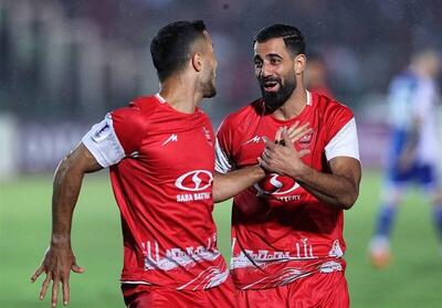 استقبال هواداران پرسپولیس از گلزن دربی در دیدار با پاختاکور