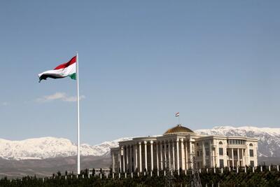 سفر به بام جهان، در نزدیکی ایران، تاجیکستان - کاماپرس