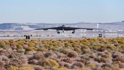 انتشار تصاویر ویدیویی از اولین پرواز بمب‌افکن هسته‌ای B-21 Raider آمریکا