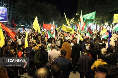 شادی مردم بجنورد پس از انتقام شهدای مقاومت