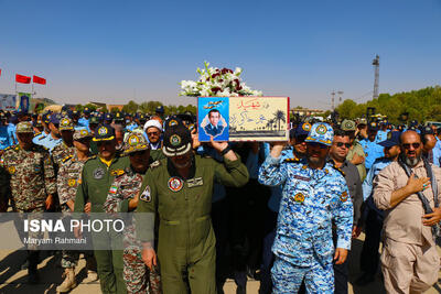 وداع با پیکر مطهر همافر شهید محمد خاکی زاده پس از ۴۱ سال