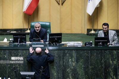 نیکزاد: برای اجرای متناسب سازی حقوق بازنشستگان، مالیات بر ارزش افزوده یک درصد بیشتر شد