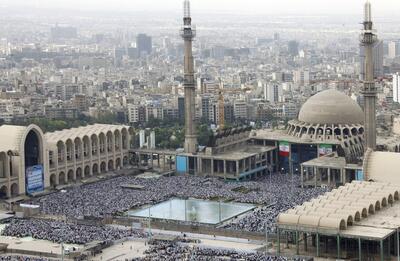 سیل جمعیت مشتاق برای حضور در نماز جمعه این هفته تهران به سمت مصلای امام خمینی(ره)