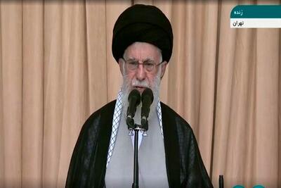 آرامش و طمانینه در اقامه نماز، مستحبات و تبرک جستن امام خامنه‌ای به تربت سیدالشهداء (ع)پس از پایان نماز