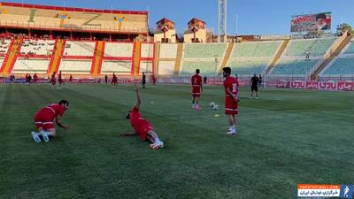 گرم کردن بازیکنان تراکتور و فولاد پیش از بازی - پارس فوتبال | خبرگزاری فوتبال ایران | ParsFootball