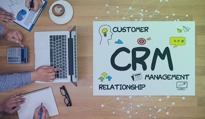 ویژگی‌ هایی که باید هنگام خرید نرم‌ افزار CRM در نظر بگیرید - کاماپرس