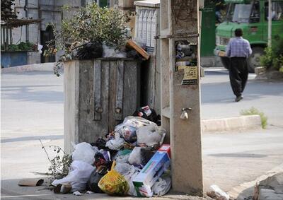 کمبود ماشین‌آلات و مشکلات سوخت دلیل تاخیر در جمع‌آوری زباله‌های زاهدان