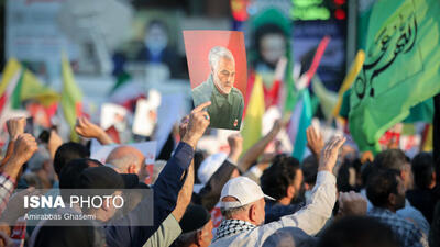 آتش زدن پرچم اسرائیل و آمریکا در اجتماع مردمی تهران