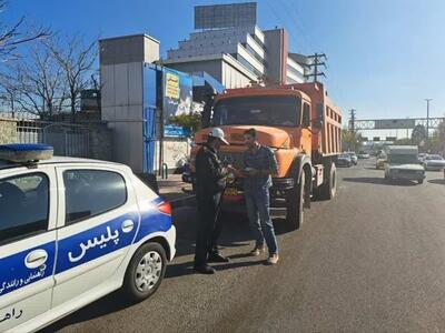 کامیونی با ۲۱۰ میلیون ریال خلافی در کرمان توقیف شد