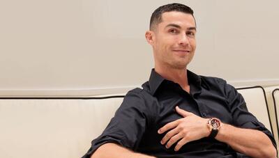 پرواز CR7 روی مچ دست؛ رونالدو ساعت لوکسی با طرح گل تاریخی‌اش رونمایی کرد (+عکس و فیلم)