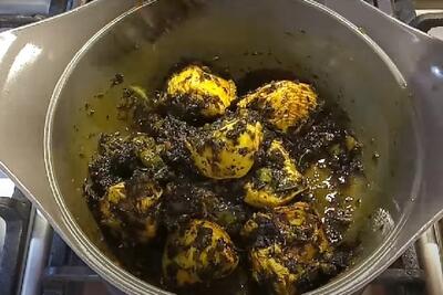 طرز تهیه خورشت قورمه سبزی با مرغ مجلسی و جا افتاده