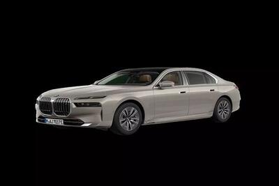 ضبط یک خودرو BMW از سوی تعزیرات