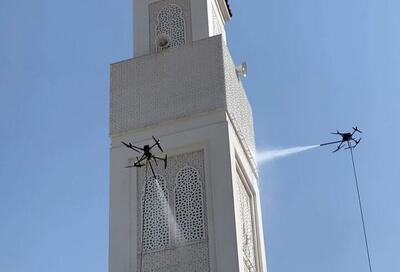 شست‌وشوی مناره مسجد با استفاده از پهپاد