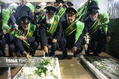 آئین گلباران قبور شهدای شاهچراغ در شیراز