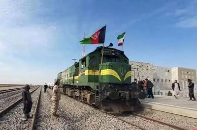 آغاز حرکت روان قطار تجاری افغانستان از ایران/ راه‌اندازی قطار مسافری مشهد- هرات