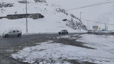 بارش برف در محور چالوس-کرج/ جاده کندوان۱۰ روز مسدود می‌شود