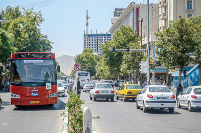 پدافند هوایی عامل صدای انفجارهای اطراف تهران| وضعیت زندگی در تهران عادی است