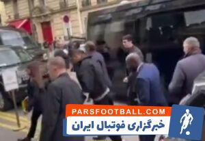 فیلم/ برنده توپ طلا با عصا به مراسم رسید! - پارس فوتبال