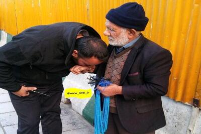 آواز جگرسوز؛ پیرمرد نابینا حنجرشو فرشته ها بوسه زدن با خوندنش چهار ستون بدنت میلرزه