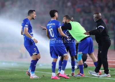 باورنکردنی: چشمی مترجم سرمربی شد و کارت گرفت!