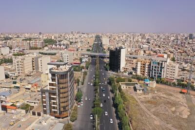 روگذر تقاطع محور فردوسی و بلوار صدوقی نورپردازی شد