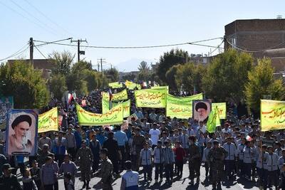 راهپیمایی یوم‌الله ۱۳ آبان در بهاباد برگزار شد