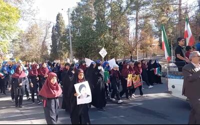 برگزاری راهپیمایی ۱۳ آبان در شهر جوپار کرمان