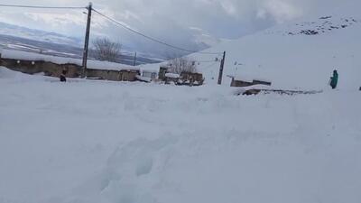 نمایی از سفیدپوش شدن روستای پولیه در فصل پاییز