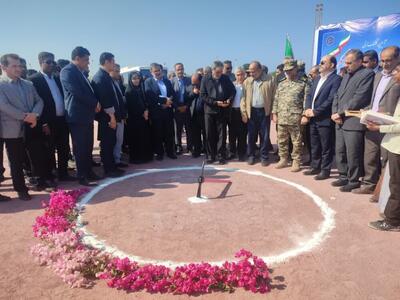 کلنگ احداث ۱۱۰ واحد مسکونی طرح ملی نهضت مسکن در جزیره بوموسی به زمین خورد