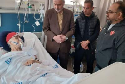 مدیرعامل و نمایندگان بازیکنان پرسپولیس بر بالین هوادار بانو