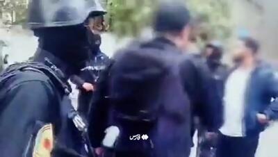 فیلم لحظه به لحظه عملیات گروگان  رهایی در تهران ! / ماموران نوپو شرور گروگانگیر را زمین گیر کردند !