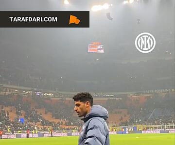 مهدی طارمی و اهدای پیراهنش به هواداران اینتر پس از دیدار با ناپولی - پارس فوتبال