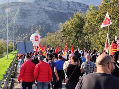 حمایت «WFTU» از مبارزه کارگران پتروشیمی‌های فرانسه