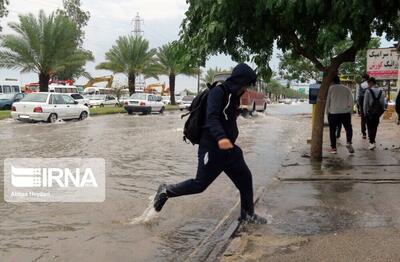 بارندگی شدید سبب آبگرفتگی برخی خیابان‌های مناطق غرب مازندران شد