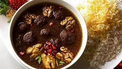 طرز تهیه فسنجان مجلسی با مرغ یا گوشت؛ راز طعمی غلیظ و خوش‌رنگ