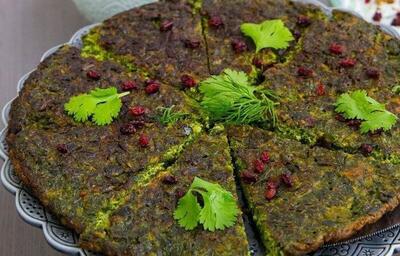 طرز تهیه کوکو برگ اسفناج با سیر| کوکو اسفناج؛ یک غذای سالم و مغذی حاوی آهن و مواد معدنی