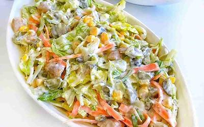 طرز تهیه سالاد فوق العاده خوشمزه مرغ، کاهو و کلم پیچ - سبک ایده آل