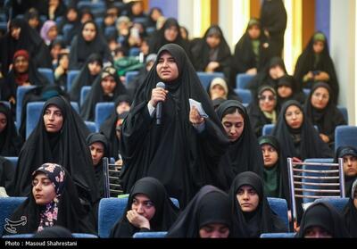 مقامی: همیاران دانشجویی رابط دانشگاه و دانشجویان هستند - تسنیم