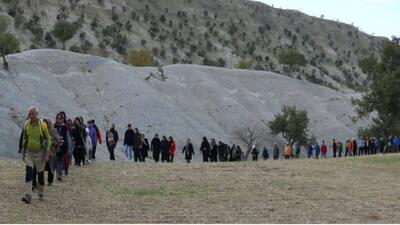 برگزاری  همایش پیاده روی و کوهنوردی خانوادگی در روستای مورت شهرستان چوار