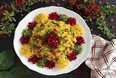 طرز تهیه رشته پلو با انار مخصوص مهمانی شب یلدا | اقتصاد24