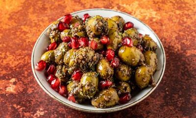 طرز تهیه زیتون پرورده به روش رستورانی+ فوت و فن و نکات