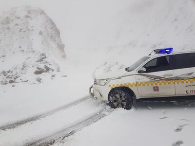 بارش برف گردنه بیژن در شهرستان دنا را مسدود کرد