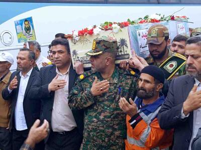 فیلم |  آئین استقبال از پنج شهید گمنام دوران دفاع مقدس درفرودگاه  بوشهر