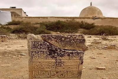 ساکنان محلی: بیش از ۱۰۰ سنگ قبر قدیمی دشت توریان قشم به قطر قاچاق شده اند / این سنگ قبر‌ها متعلق به قرن ۶ و ۷ هجری قمری هستند / میراث فرهنگی: به نظر نمی‌رسد این خبر درست باشد؛ پیگیر هستیم