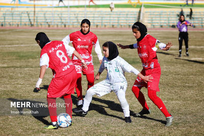 لیگ دسته یک‌ فوتبال بانوان؛ پاس همدان - پرسپولیس