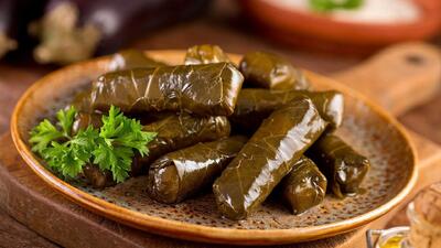 طرز تهیه دلمه برگ مو با روش مادربزرگ‌ها