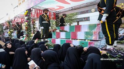 تشییع پیکر پنج شهید گمنام در همدان