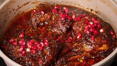 طرز تهیه خورش مرغ ناردونی با دانه های انار به روش اصیل گیلانی