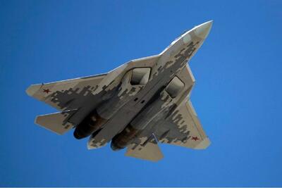 (تصاویر) جت جنگنده Su-57؛ کارشناسان نظامی صنعت هوافضا نظر می‌دهند