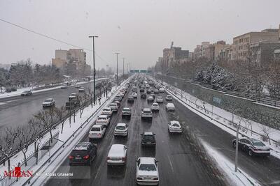 رانندگی ایمن در روز‌های برفی تهران/ نکات مهم از پلیس راهور برای جلوگیری از تصادفات